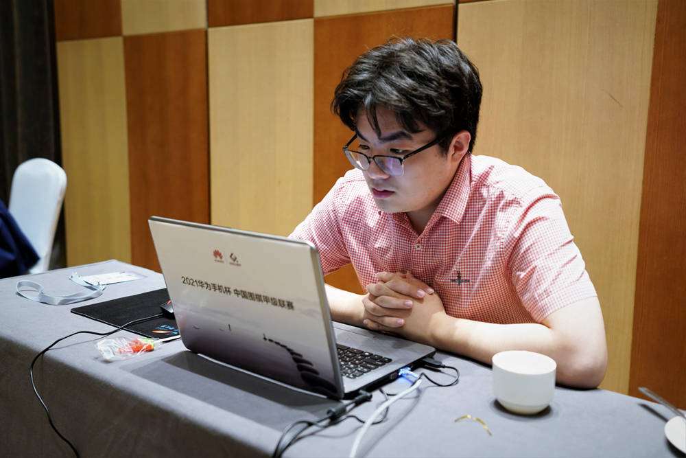 关于传奇教练率领队伍迎接亚洲挑战，誓夺桂冠的信息